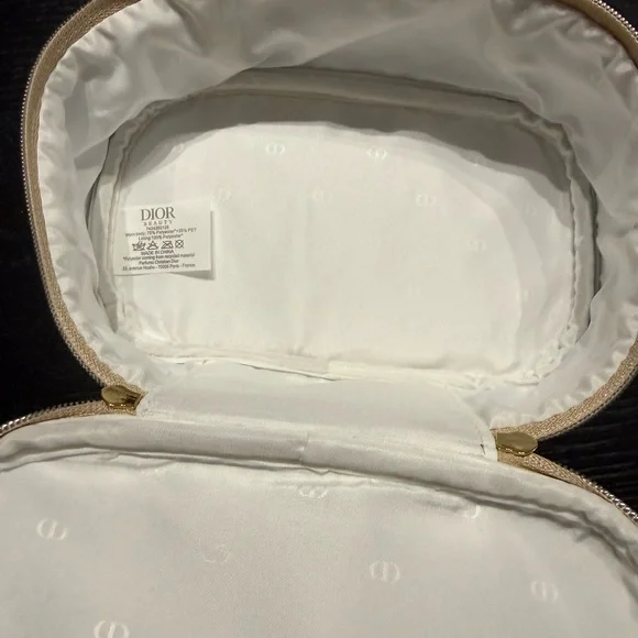 Dior Holiday 2025 Cosmetic Bag - Picture 7 of 7